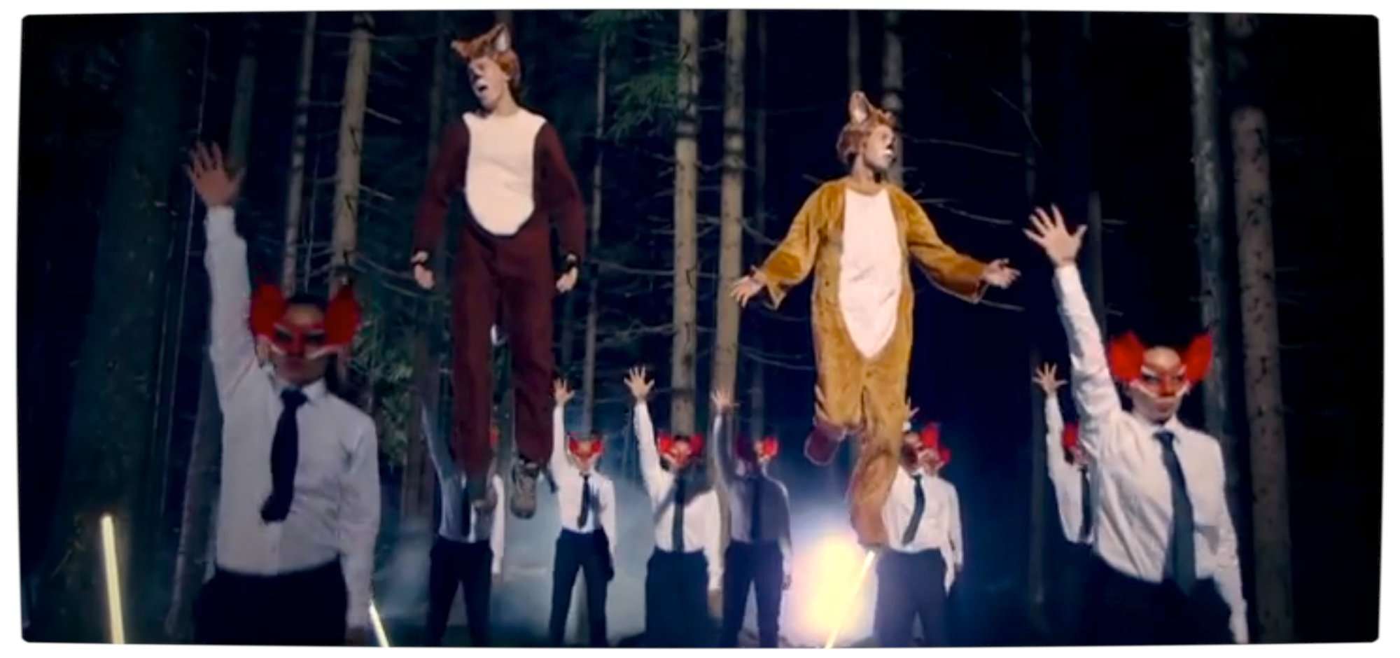 http://www.vamers.com/wp-content/uploads/2013/09/Vamers-FIY-Ermahgerd-What-does-the-Fox-say-Ylvis-has-the-answer-Flying-Foxes.jpg